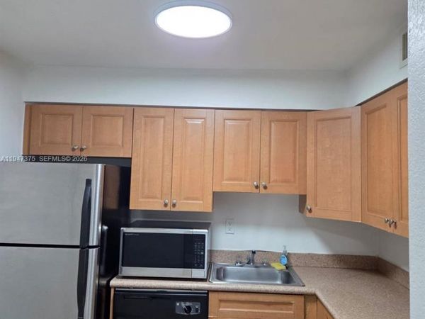 5221 Geneva Way, Unit 302, Doral, FL 33166