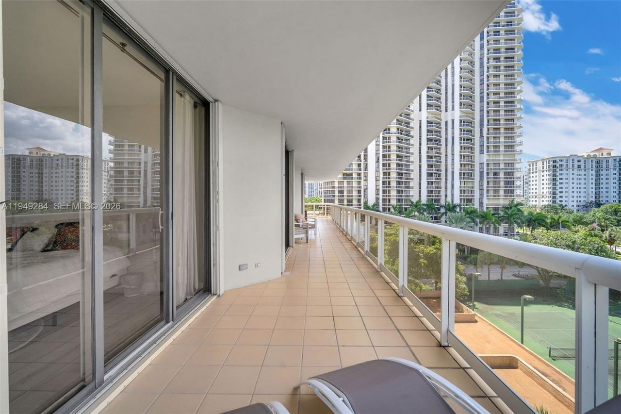 20191 E Country Club Dr , Unit 601, Aventura, FL 33180 Photo