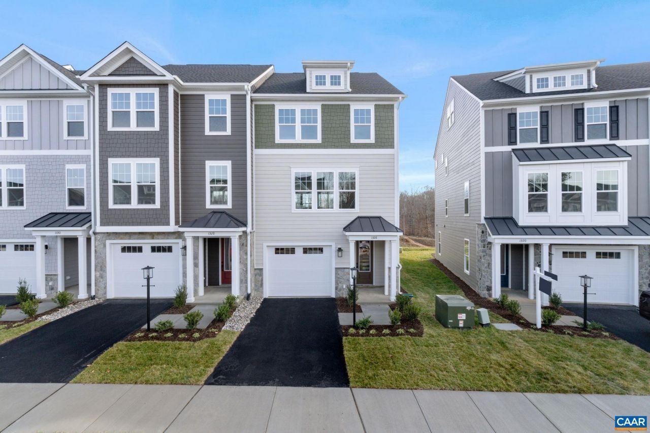 25 Talen Ln, Charlottesville, VA 22911 Main Photo