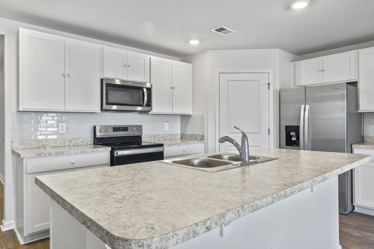 572 Talisman Trail Photo 15