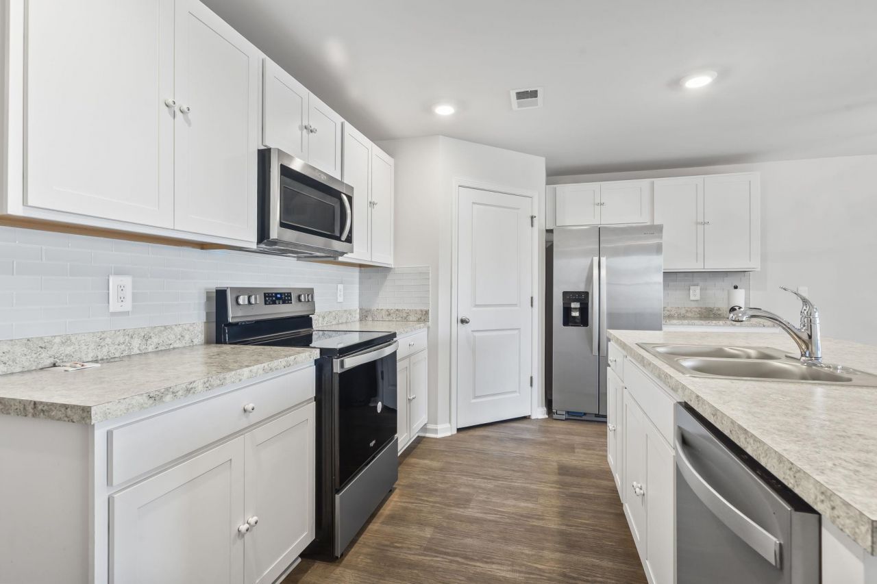 572 Talisman Trail Photo 16