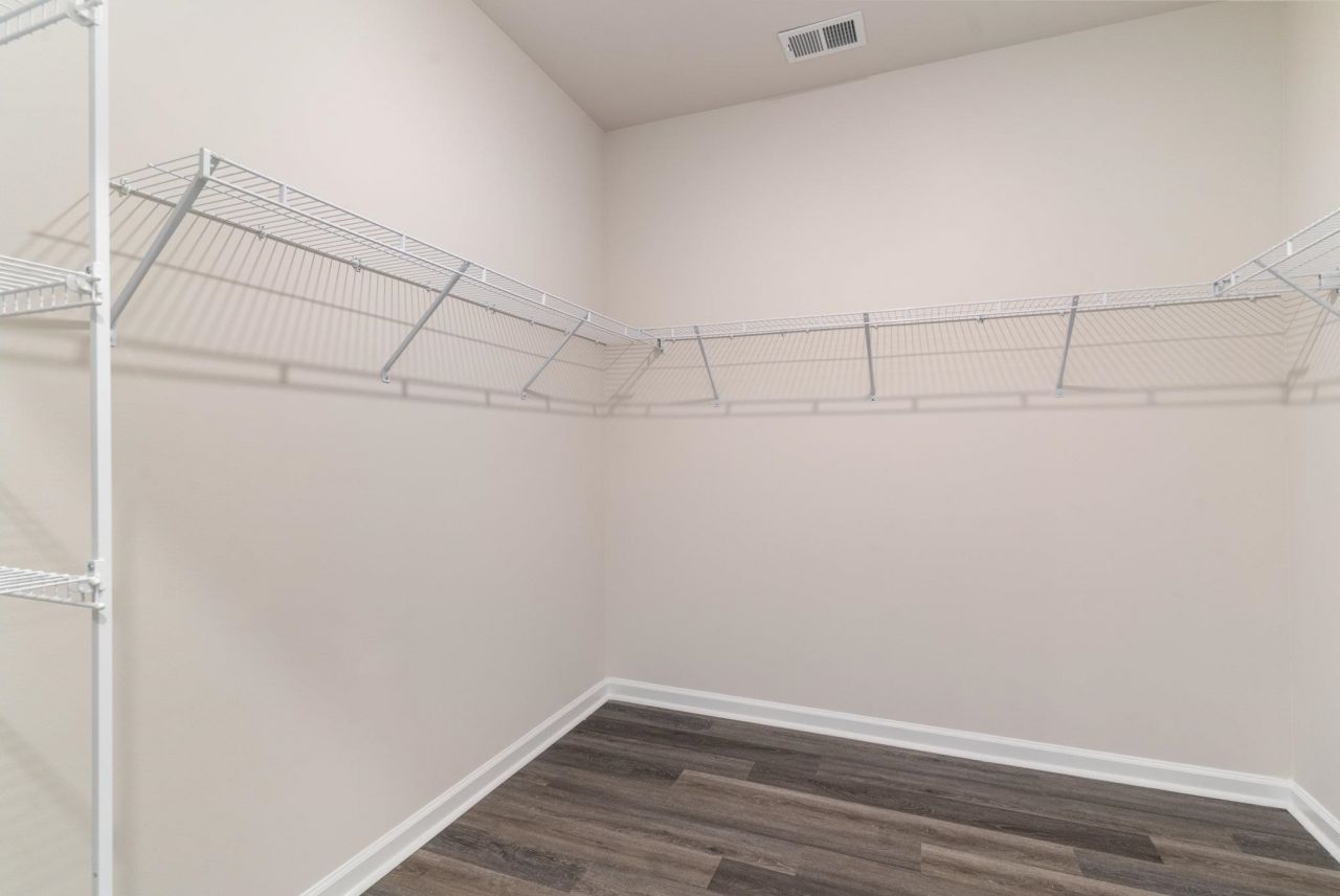 1018 Ridgeford Dr. Photo 17