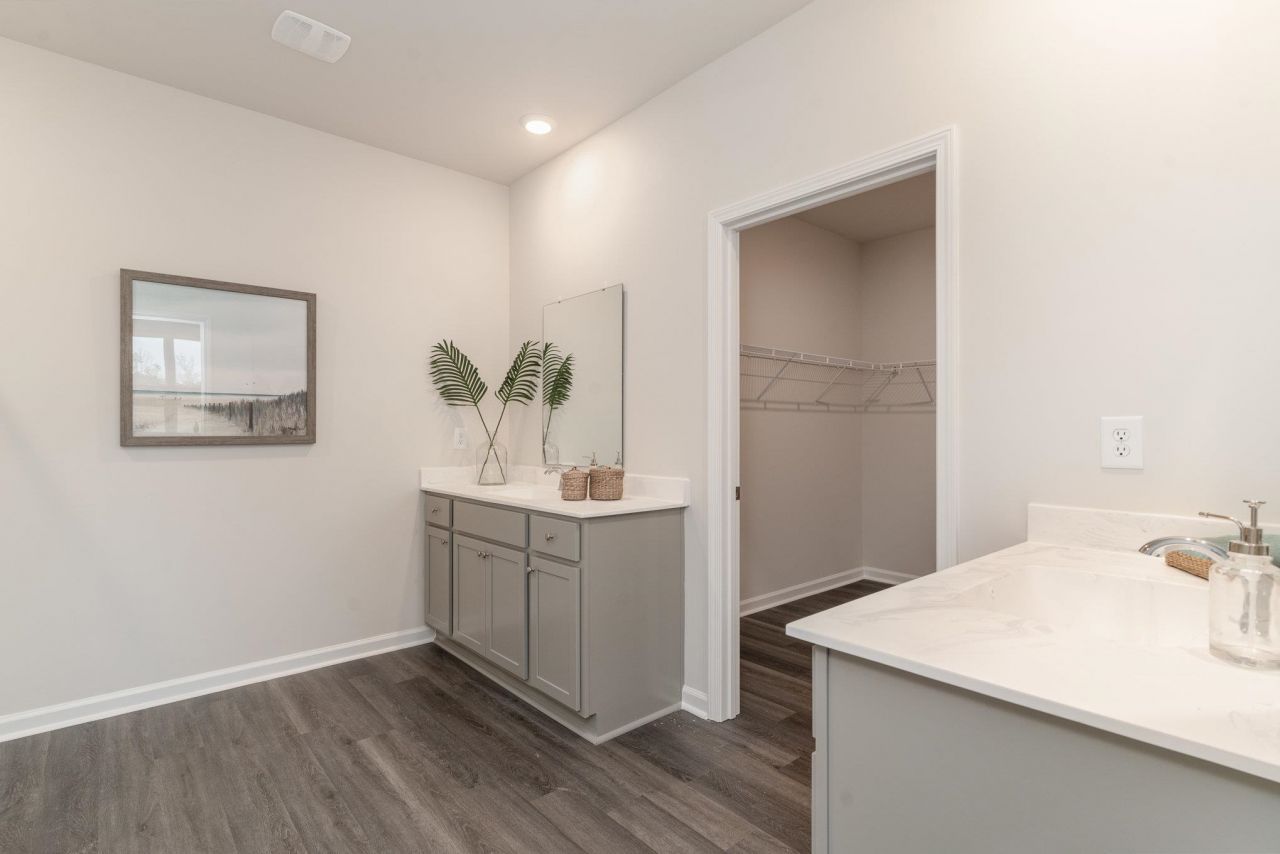 1018 Ridgeford Dr. Photo 18