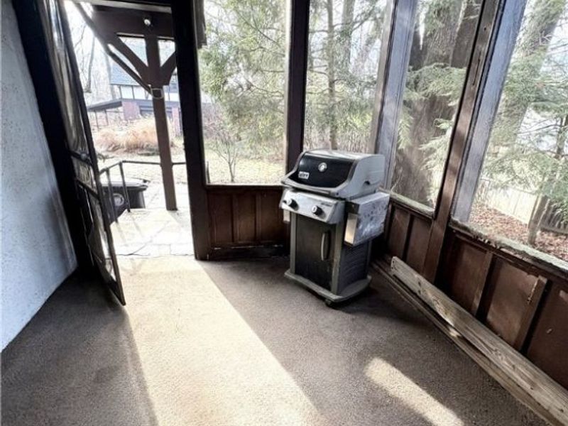 607 Copley Road, Akron, OH 44320 Photo 2