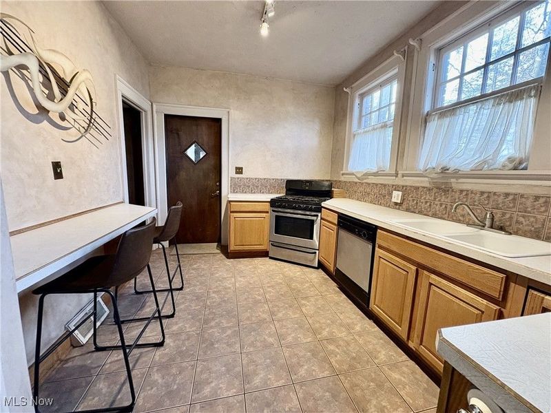 607 Copley Road, Akron, OH 44320 Photo 4