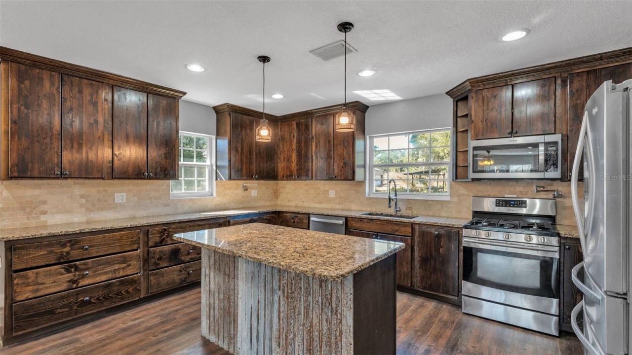 508 N Saint Cloud Avenue, Valrico, FL 33594 Photo