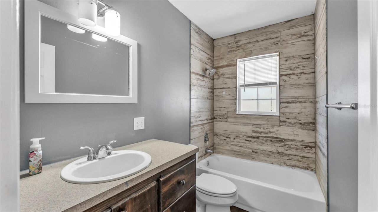 508 N Saint Cloud Avenue, Valrico, FL 33594 Photo