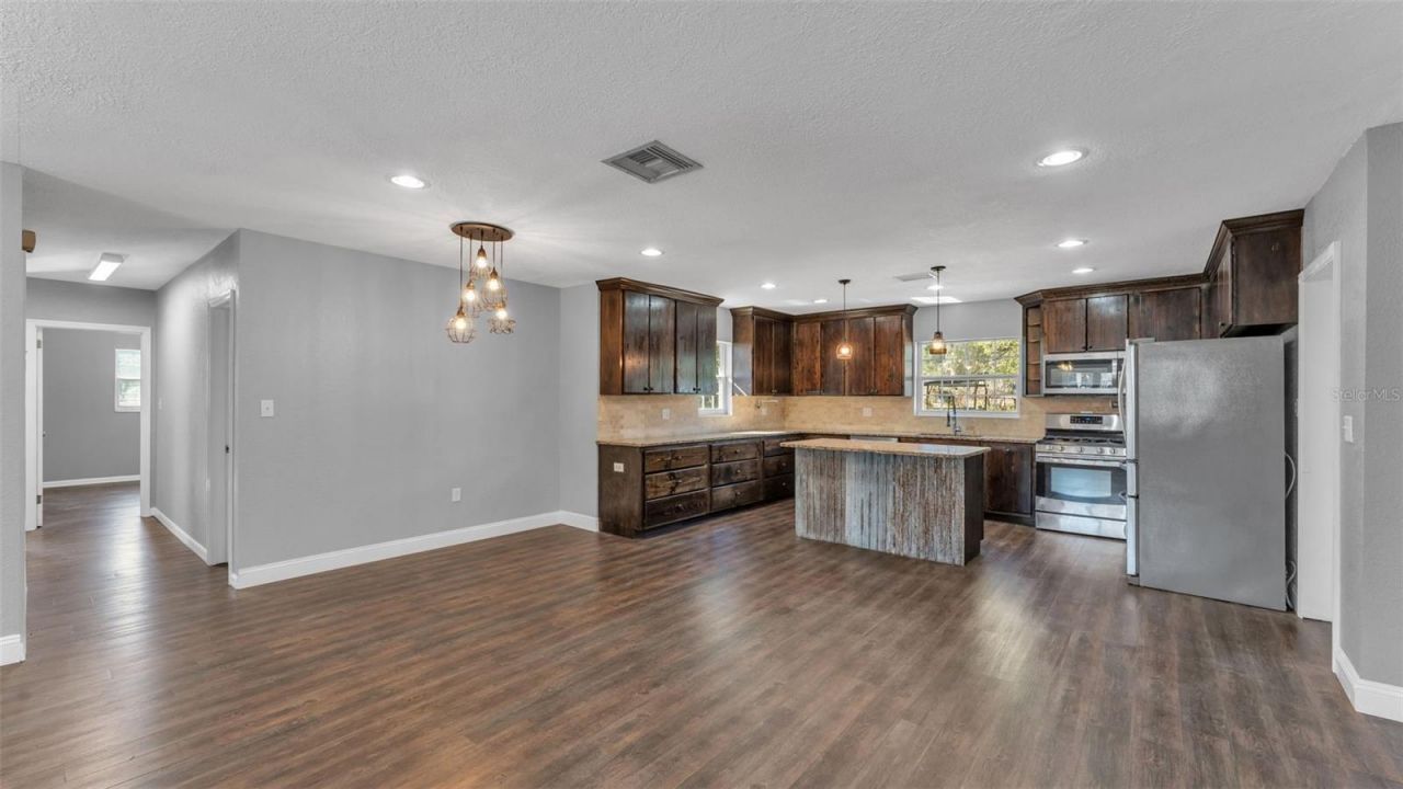 508 N Saint Cloud Avenue, Valrico, FL 33594 Photo