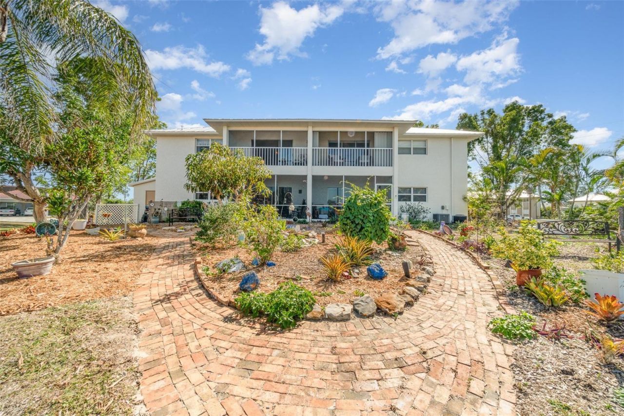 2700 Magdalina Drive, Unit 2B, Punta Gorda, FL 33950 Photo