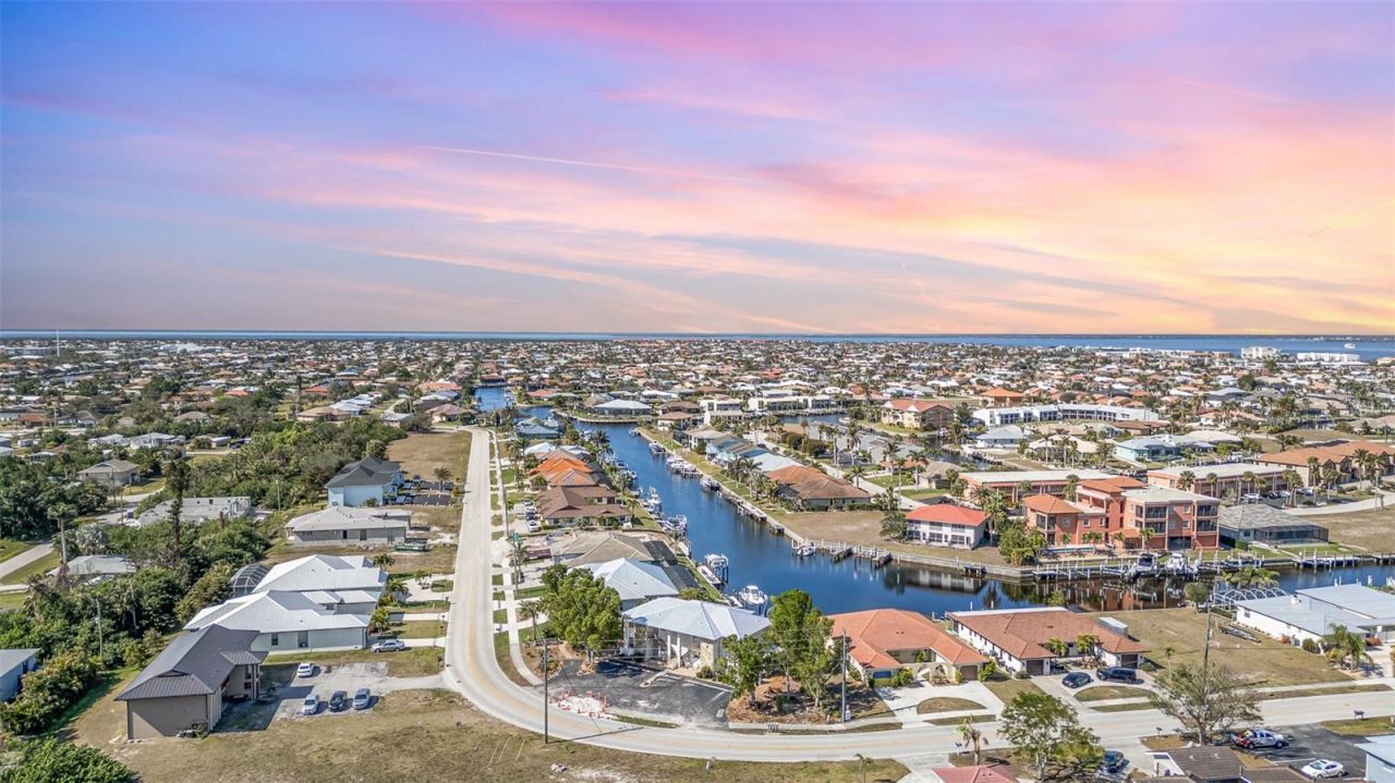 2700 Magdalina Drive, Unit 2B, Punta Gorda, FL 33950 Photo