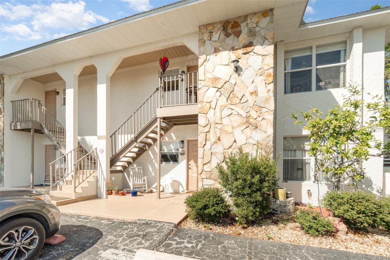 2700 Magdalina Drive, Unit 2B, Punta Gorda, FL 33950 Photo