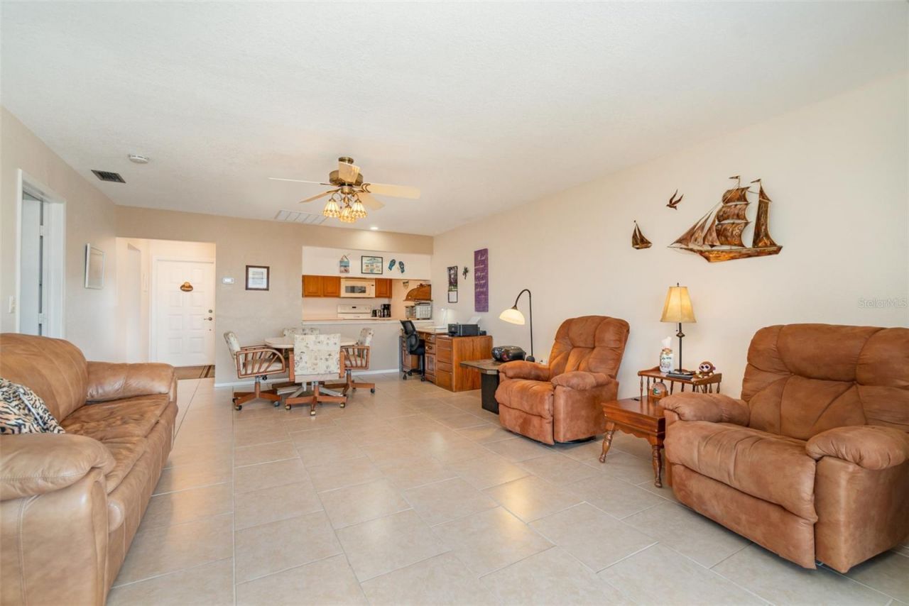 2700 Magdalina Drive, Unit 2B, Punta Gorda, FL 33950 Photo