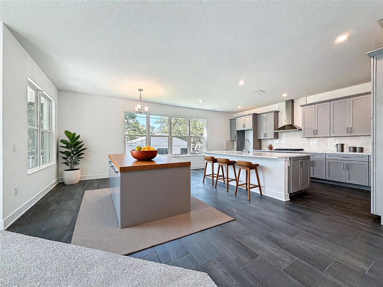 4732 W Wallcraft Avenue, Tampa, FL 33611 Photo
