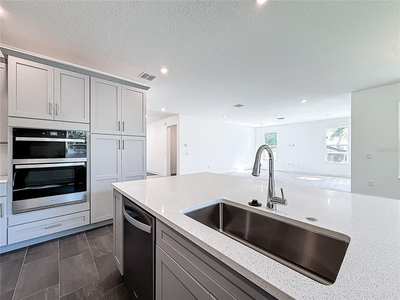 4732 W Wallcraft Avenue, Tampa, FL 33611 Photo