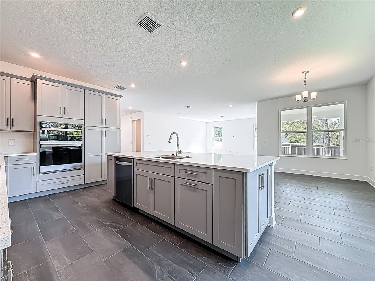4732 W Wallcraft Avenue, Tampa, FL 33611 Photo