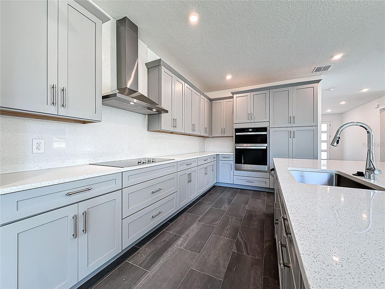 4732 W Wallcraft Avenue, Tampa, FL 33611 Photo
