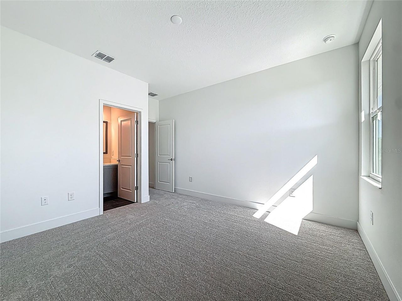4732 W Wallcraft Avenue, Tampa, FL 33611 Photo