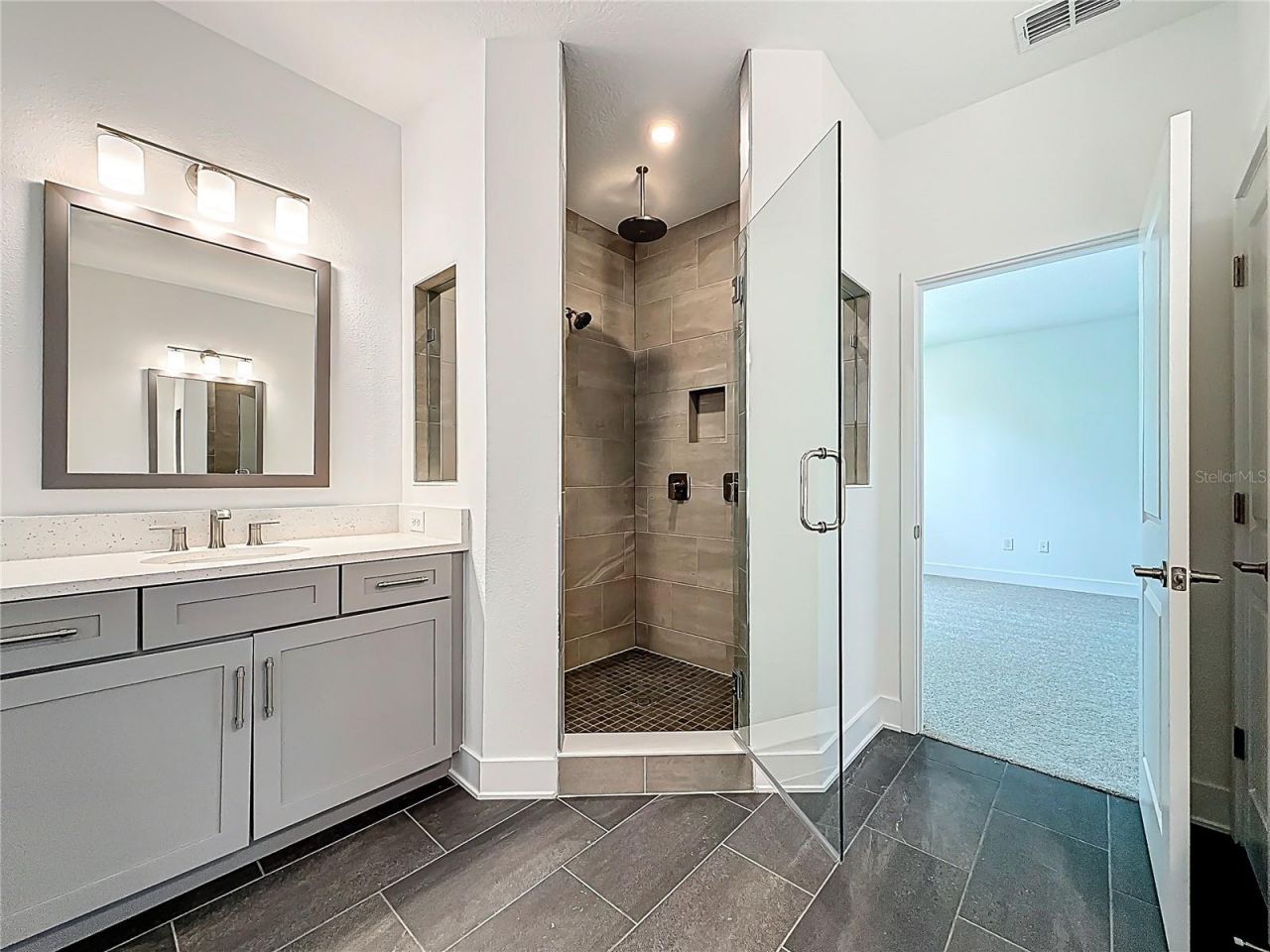 4732 W Wallcraft Avenue, Tampa, FL 33611 Photo