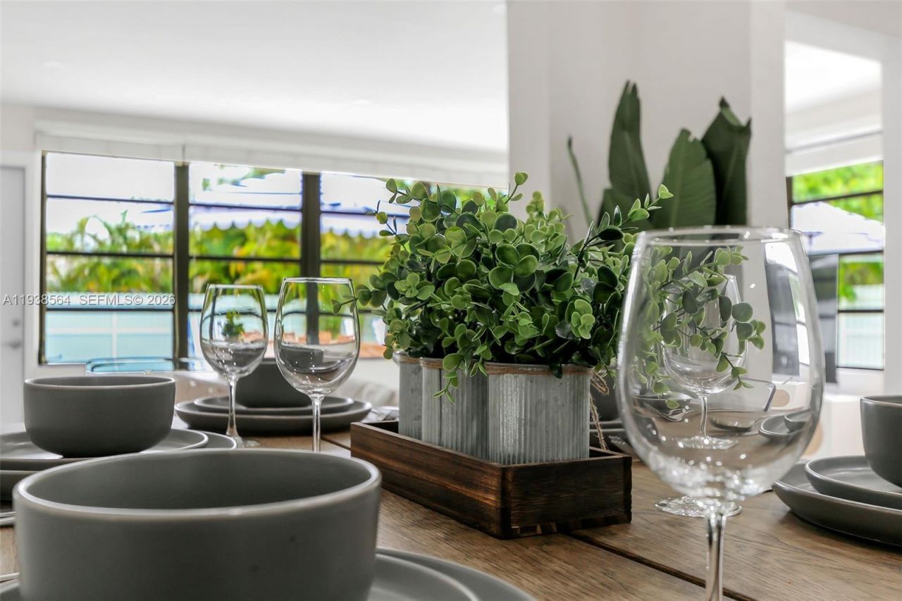 1335 NE 133rd St, North Miami, FL 33161 Photo