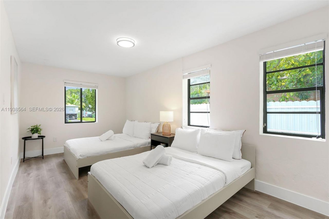 1335 NE 133rd St, North Miami, FL 33161 Photo