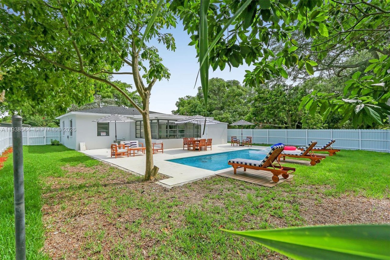 1335 NE 133rd St, North Miami, FL 33161 Photo