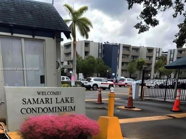 10000 NW 80th Ct, Unit 2247, Hialeah Gardens, FL 33016