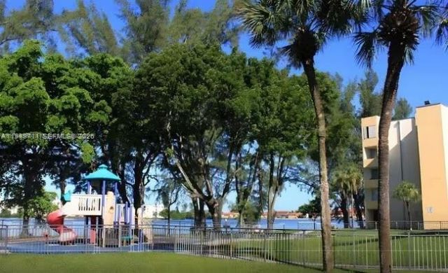 10000 NW 80th Ct, Unit 2247, Hialeah Gardens, FL 33016 Photo