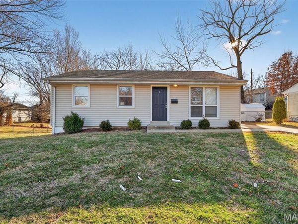 5616 Parchester Drive, St Louis, MO 63121
