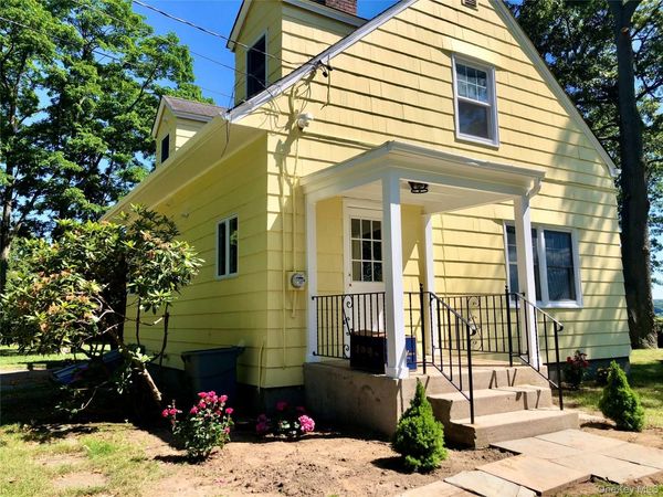 144 Old Winkle Point Road , Northport, NY 11768