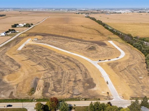 101 Howard Avenue NW , Swisher, IA 52338