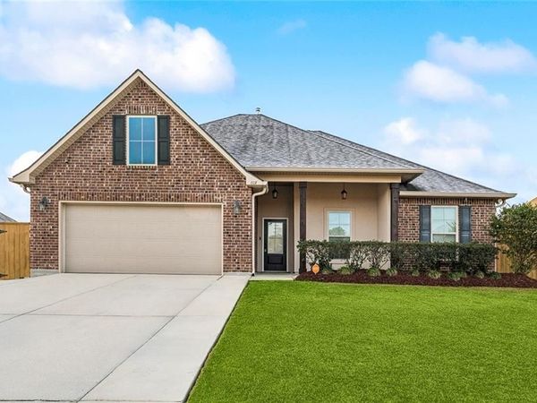 807 WHITE PINE Drive, Ponchatoula, LA 70454