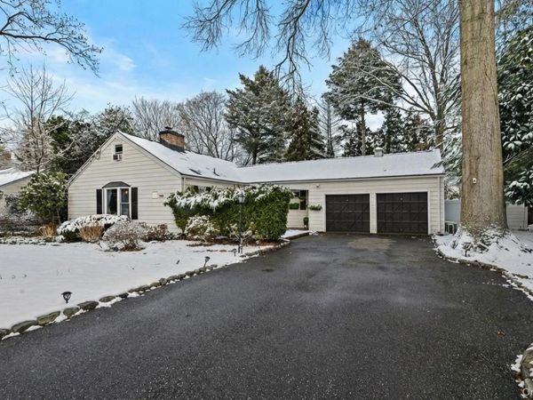 194 W Neck Road, Huntington, NY 11743