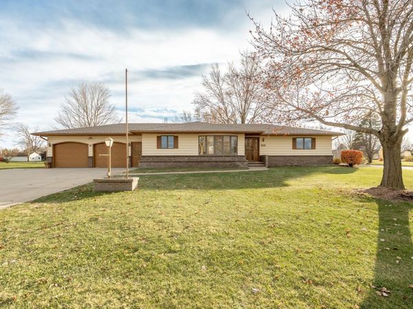 919 Church Street W, Belle Plaine, MN 56011