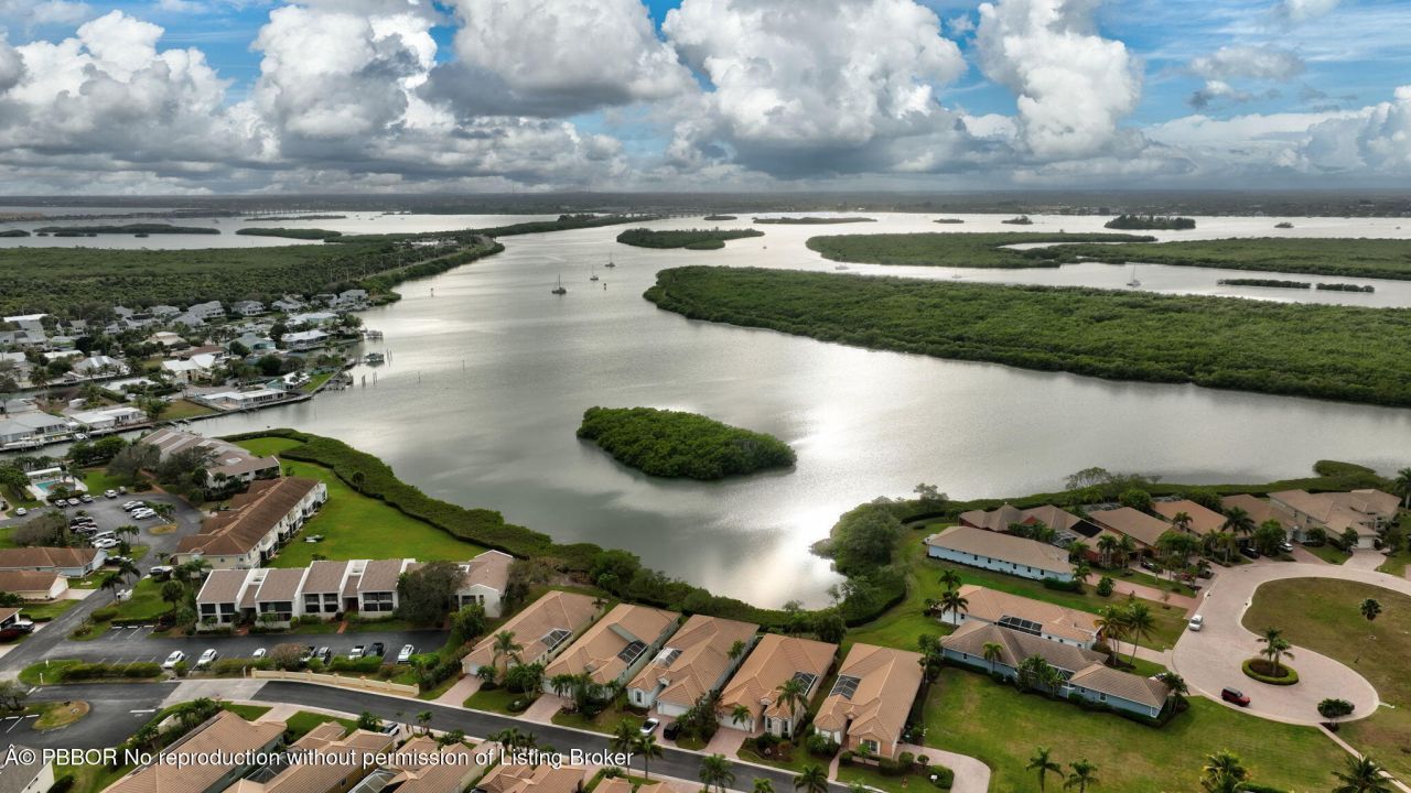 3305 Caracal Drive, Fort Pierce, FL 34949 Photo