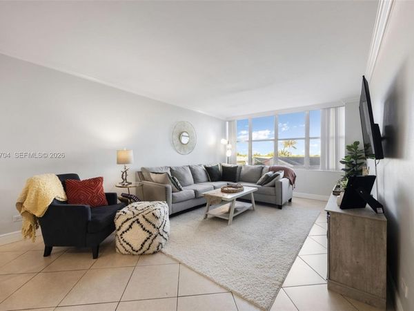 7441 Wayne Ave, Unit 2B, Miami Beach, FL 33141