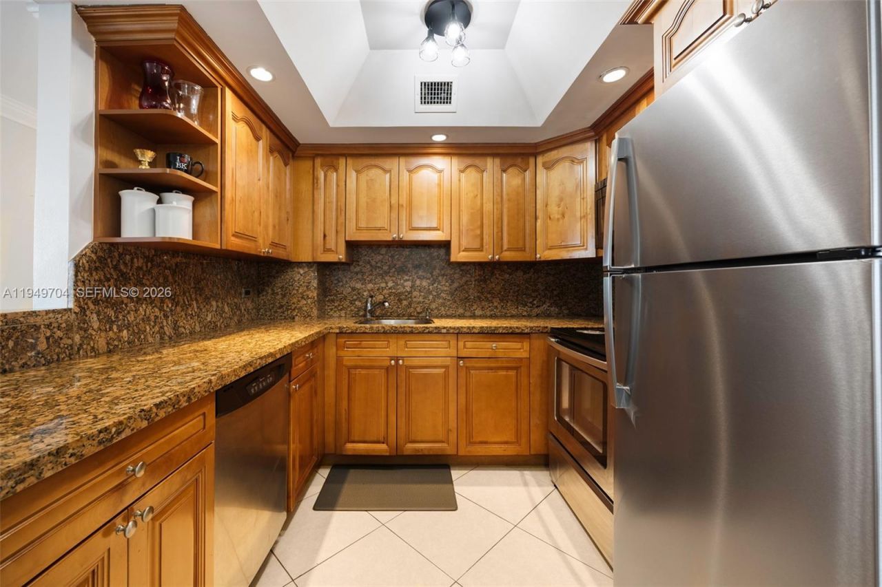 7441 Wayne Ave, Unit 2B, Miami Beach, FL 33141 Photo