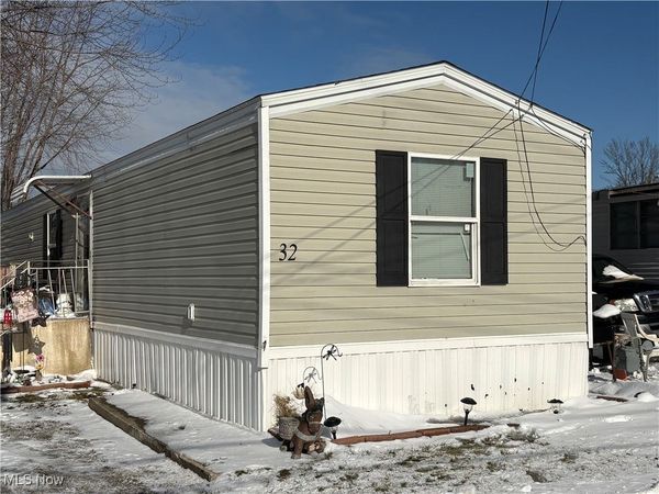 32 Eddy Road, Madison, OH 44057