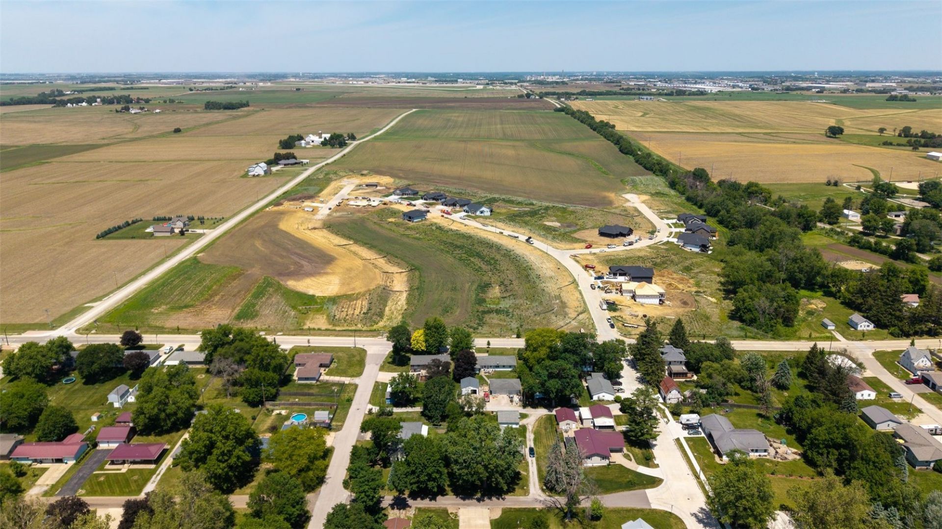 301 Essex Avenue Nw, Swisher, IA 52338 Main Photo