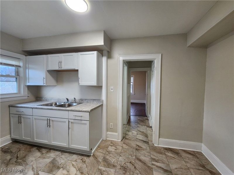 529 E Cuyahoga Falls Avenue, Unit 3, Akron, OH 44310 Photo 3