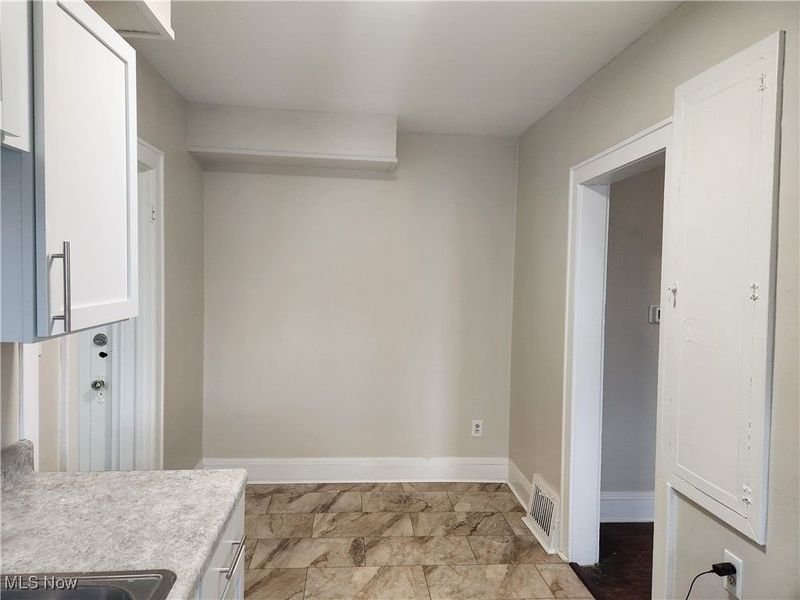 529 E Cuyahoga Falls Avenue, Unit 3, Akron, OH 44310 Photo 4