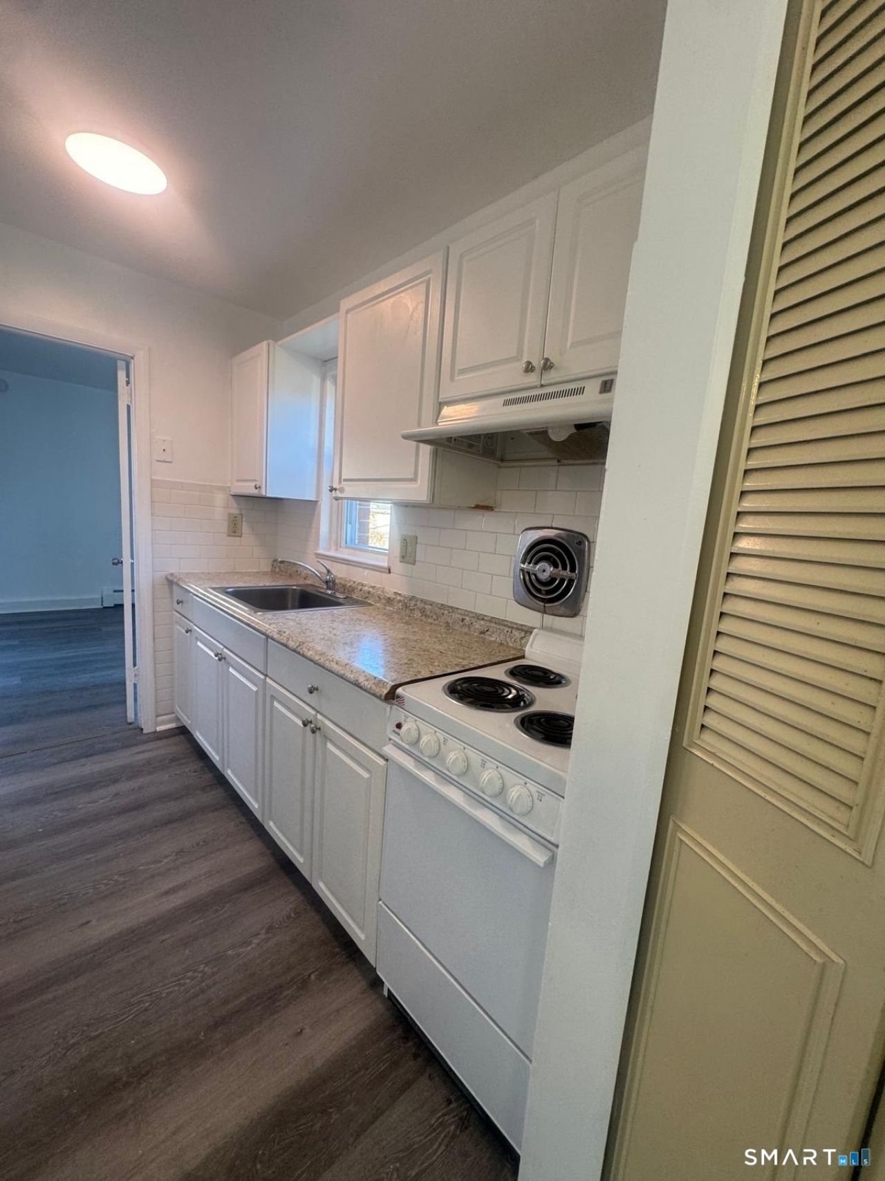 190 Birdseye, Unit a9, Bridgeport, CT 06604 Main Photo