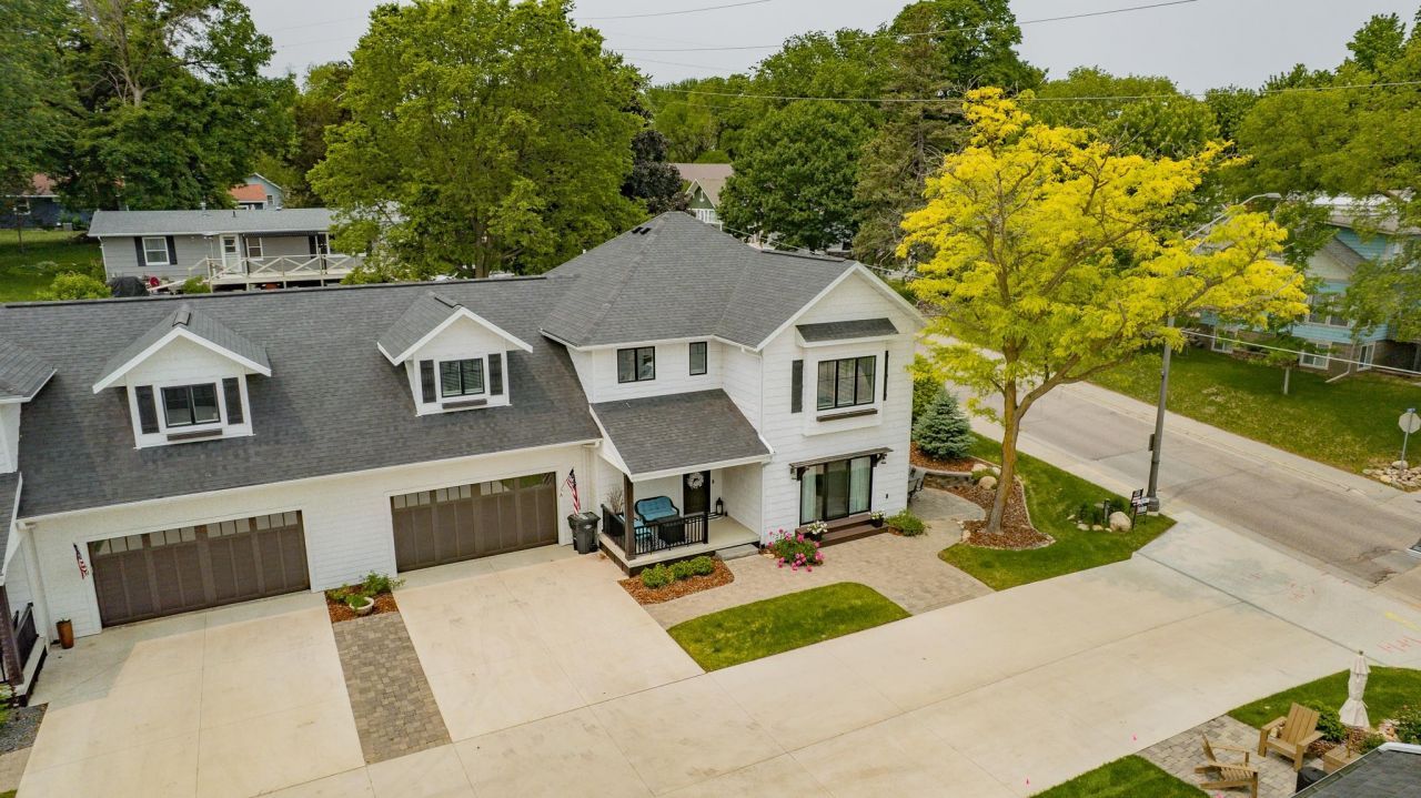 171 Linden Dr.  Arnolds Park, IA 51331