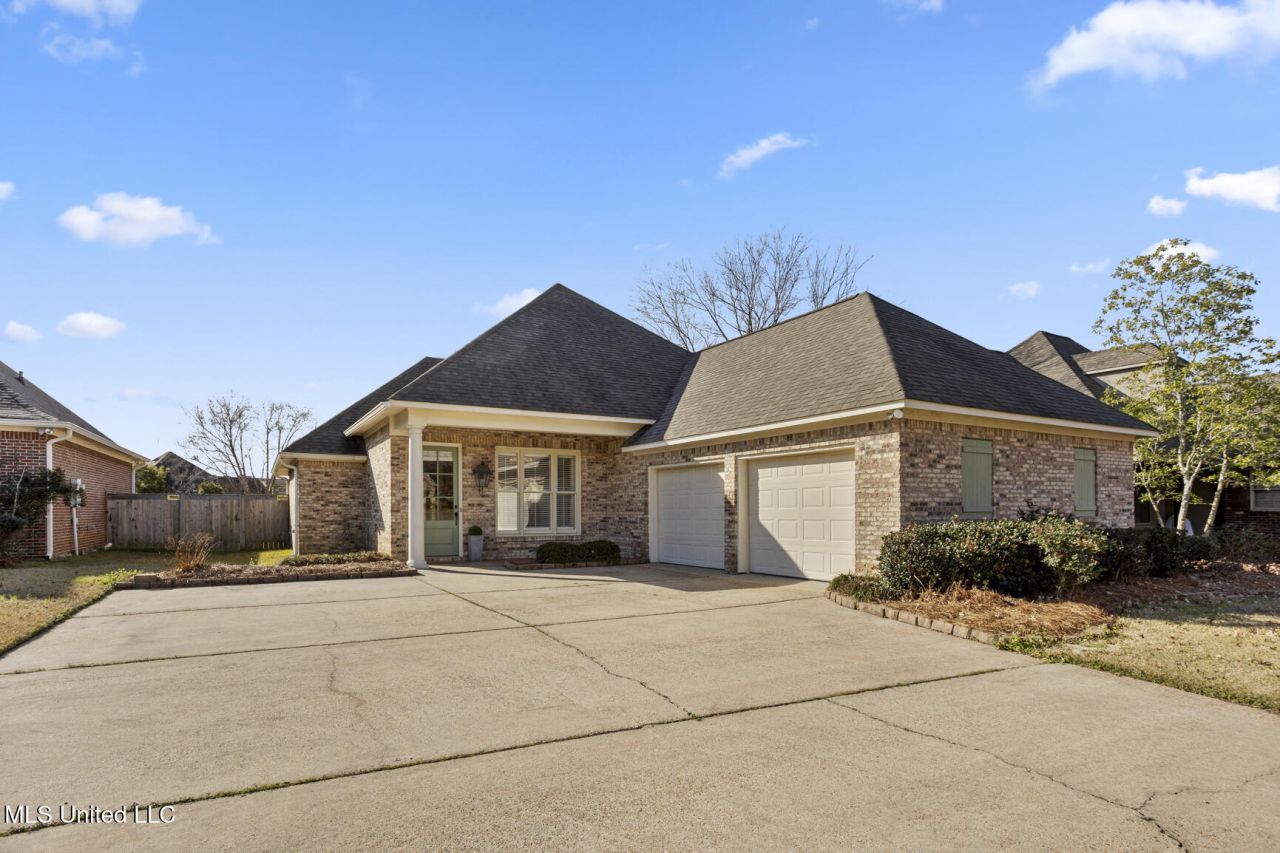 326 Lasalle Court, Flowood, MS 39232 Main Photo