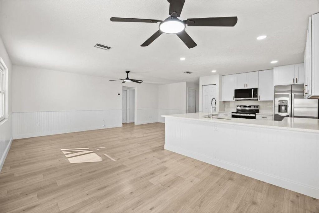 218 Las Palmas Street, Royal Palm Beach, FL 33411 Photo