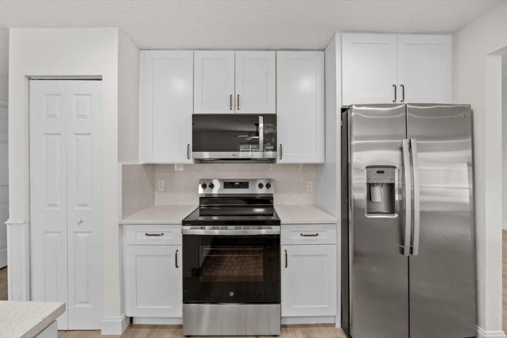 218 Las Palmas Street, Royal Palm Beach, FL 33411 Photo