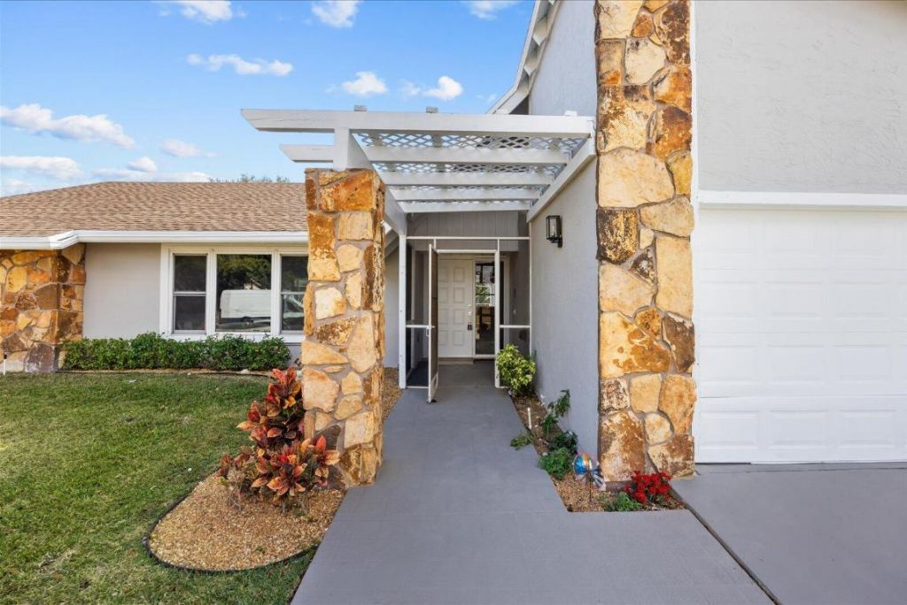 218 Las Palmas Street, Royal Palm Beach, FL 33411 Photo