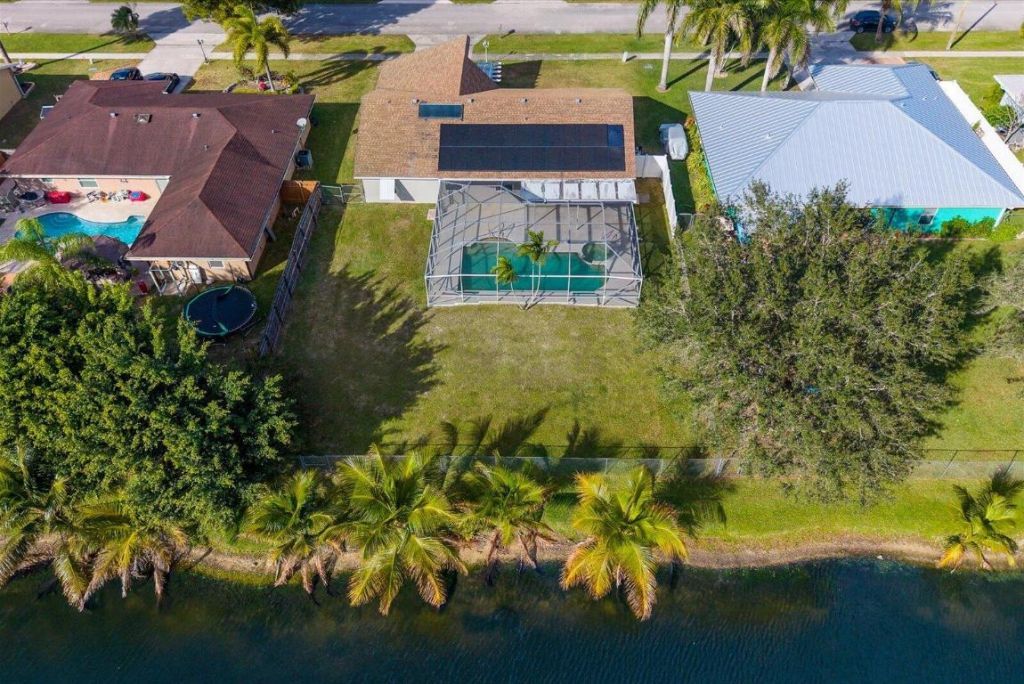 218 Las Palmas Street, Royal Palm Beach, FL 33411 Photo