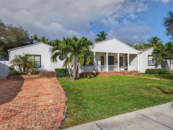 1001 SE 10th St, Fort Lauderdale, FL 33316