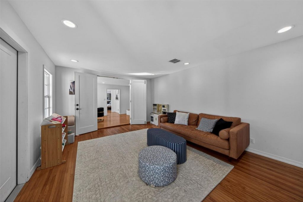 1001 SE 10th Street, Fort Lauderdale, FL 33316 Photo