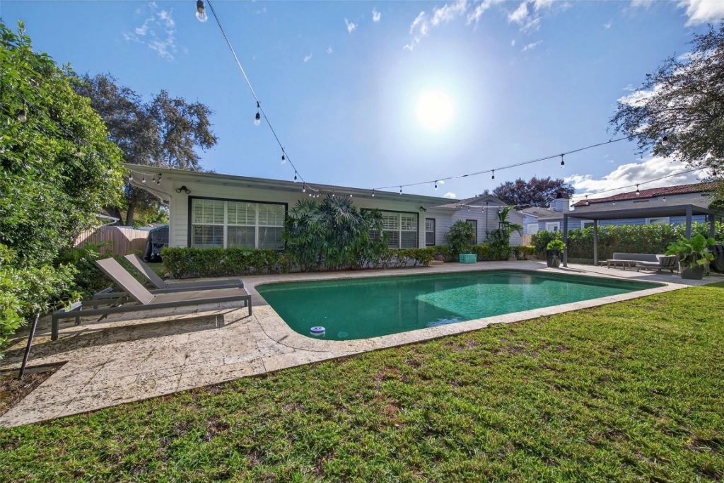 1001 SE 10th Street, Fort Lauderdale, FL 33316 Photo